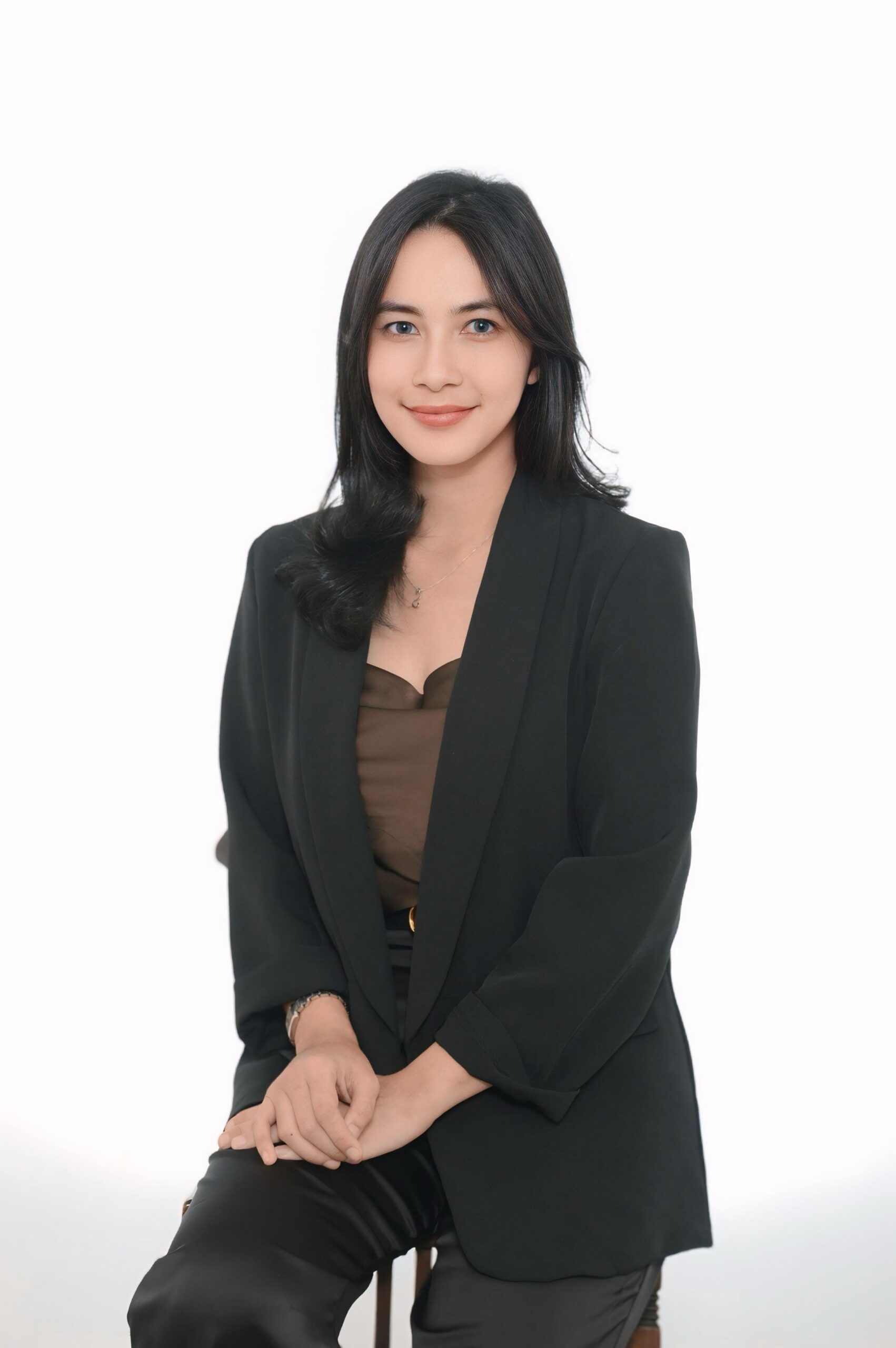 Sophia Alhikmah, S.H., M.H. | Corporate Lawyer Indonesia